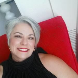 Meet your Posher, Dee